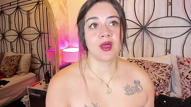 Snapshot of nahomi_sweett chatting on 4, 11, 2025 nahomi sweett online show from 4, 11, 2025