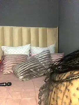 Snapshot of Nicole_Liam_ chatting on 4, 10, 2025 Nicole Liam online show from 4, 10, 2025