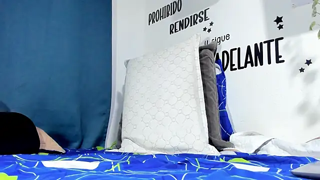 Snapshot of Aronxxs chatting on 15, 11, 2025 Aronxxs online show from 15, 11, 2025