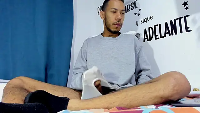 Snapshot of Aronxxs chatting on 16, 11, 2025 Aronxxs online show from 16, 11, 2025