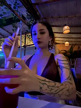 Mon Cherry online show from 7, 11, 2025