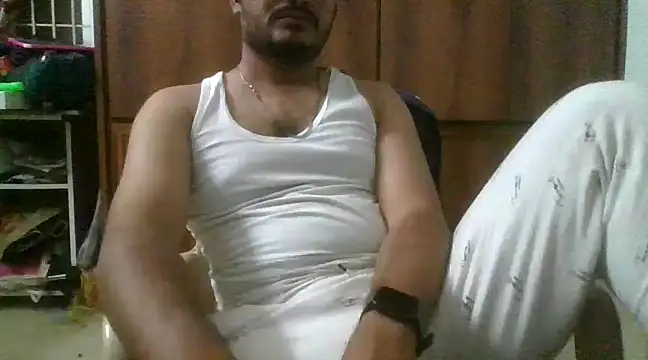 naughtymike0007 online show from 4, 2, 2025