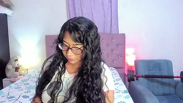 Snapshot of Latinabombsheell chatting on 29, 6, 2026 Latinabombsheell online show from 29, 6, 2026