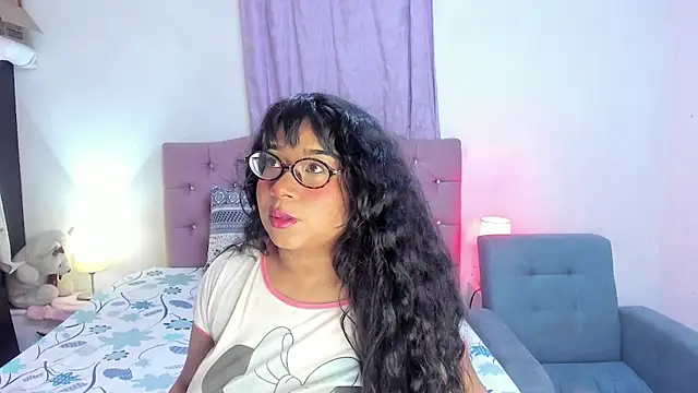 Snapshot of Latinabombsheell chatting on 30, 6, 2026 Latinabombsheell online show from 30, 6, 2026