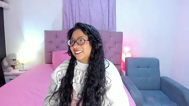 Snapshot of Latinabombsheell chatting on 8, 7, 2026 Latinabombsheell online show from 8, 7, 2026
