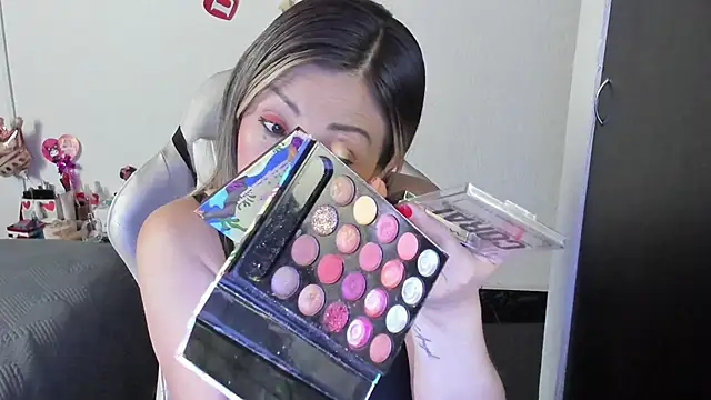 Andreina Suann online show from 6, 1, 2026