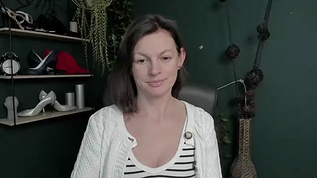 VivianWILD online show from 11, 3, 2025