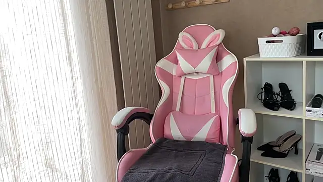 lucie mehott online show from 30, 11, 2025