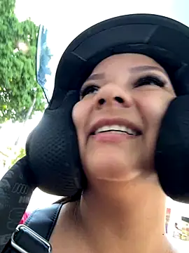 Snapshot of loreth_J chatting on 9, 9, 2025 loreth J online show from 9, 9, 2025