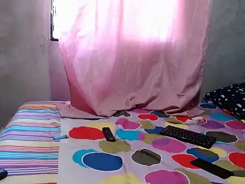 Giselabrunette25 online show from 22, 5, 2026
