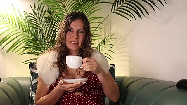 Snapshot of AnnittaStar chatting on 19, 12, 2025 AnnittaStar online show from 19, 12, 2025