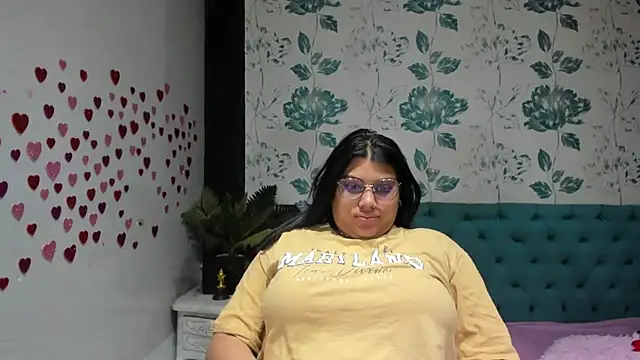 LindaBreeS online show from 1, 3, 2025