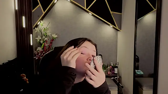 almma shy online show from 10, 9, 2025