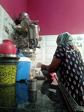 Snapshot of sexychutxxx7 chatting on 4, 12, 2025 sexychutxxx7 online show from 4, 12, 2025