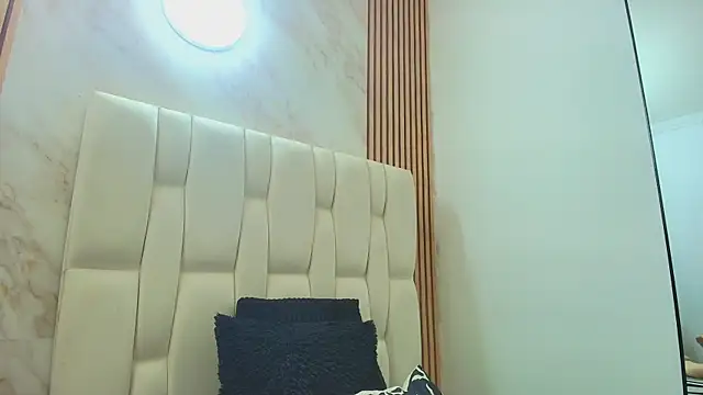 Naughty Kittenm online show from 27, 10, 2025