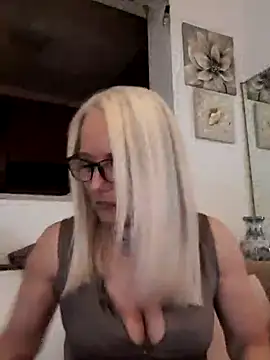 Snapshot of kikkastar chatting on 6, 2, 2025 kikkastar online show from 6, 2, 2025