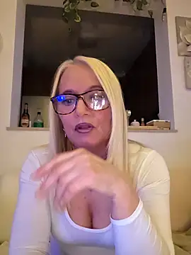 Snapshot of kikkastar chatting on 14, 2, 2025 kikkastar online show from 14, 2, 2025