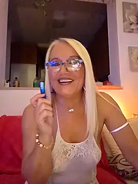 Snapshot of kikkastar chatting on 29, 9, 2025 kikkastar online show from 29, 9, 2025