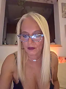 Snapshot of kikkastar chatting on 1, 10, 2025 kikkastar online show from 1, 10, 2025