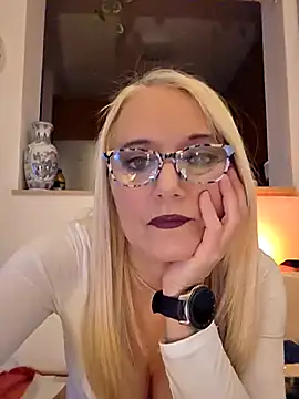 kikkastar online show from 4, 12, 2025