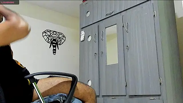 Big furry bear13 online show from 17, 1, 2025