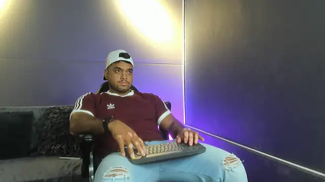 Big furry bear13 online show from 23, 12, 2025