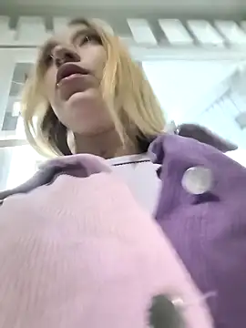 MollyCruz online show from 21, 12, 2025