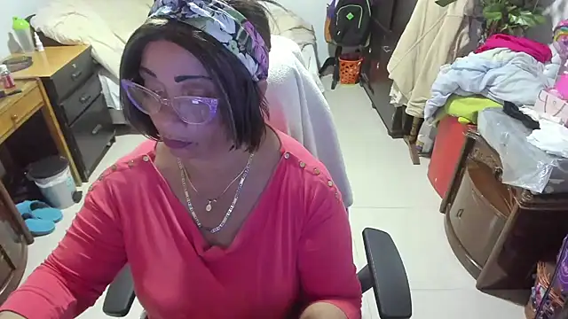 Mrs mommy  online show from 15, 2, 2025