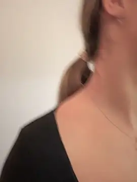 HotXMom online show from 7, 2, 2025