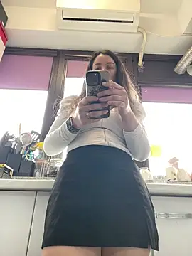 HotXMom online show from 30, 4, 2026