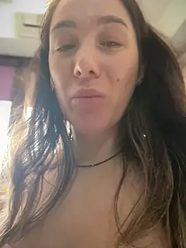 Snapshot of HotXMom chatting on 19, 5, 2026 HotXMom online show from 19, 5, 2026