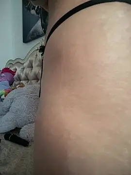 HotXMom online show from 2, 7, 2026