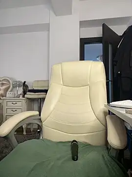 HotXMom online show from 17, 7, 2026