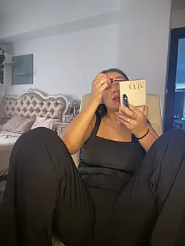 HotXMom online show from 3, 8, 2026