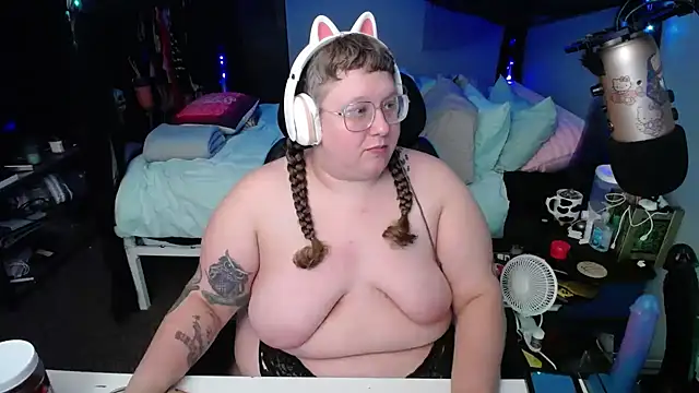 Snapshot of FatVeronica chatting on 16, 2, 2025 FatVeronica online show from 16, 2, 2025