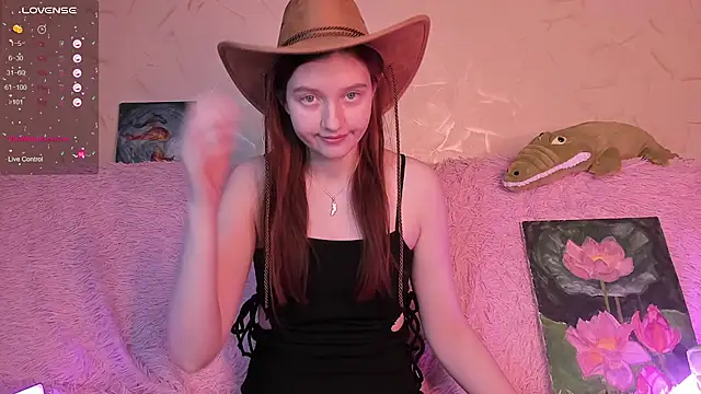 Ksuhesa online show from 3, 3, 2025