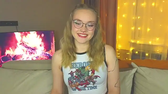 Snapshot of Aurora_Golden1 chatting on 16, 12, 2024 Aurora Golden1 online show from 16, 12, 2024