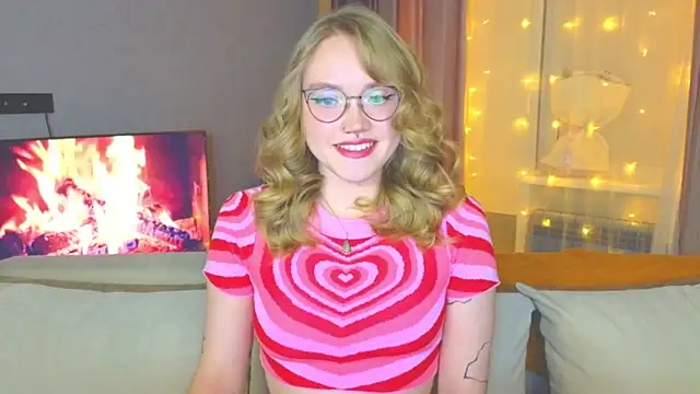 Snapshot of Aurora_Golden1 chatting on 19, 12, 2024 Aurora Golden1 online show from 19, 12, 2024