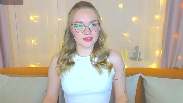 Snapshot of Aurora_Golden1 chatting on 22, 2, 2025 Aurora Golden1 online show from 22, 2, 2025