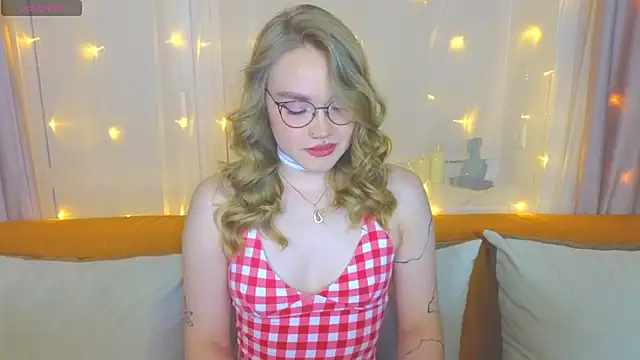 Snapshot of Aurora_Golden1 chatting on 3, 3, 2025 Aurora Golden1 online show from 3, 3, 2025