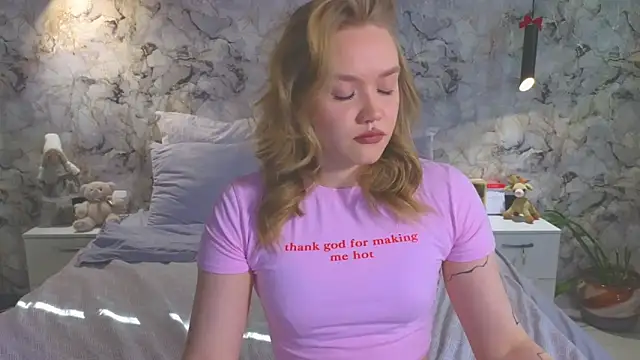 Snapshot of Aurora_Golden1 chatting on 31, 3, 2026 Aurora Golden1 online show from 31, 3, 2026
