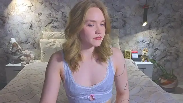 Snapshot of Aurora_Golden1 chatting on 6, 4, 2026 Aurora Golden1 online show from 6, 4, 2026