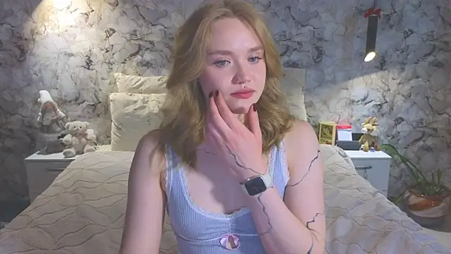 Snapshot of Aurora_Golden1 chatting on 6, 4, 2026 Aurora Golden1 online show from 6, 4, 2026