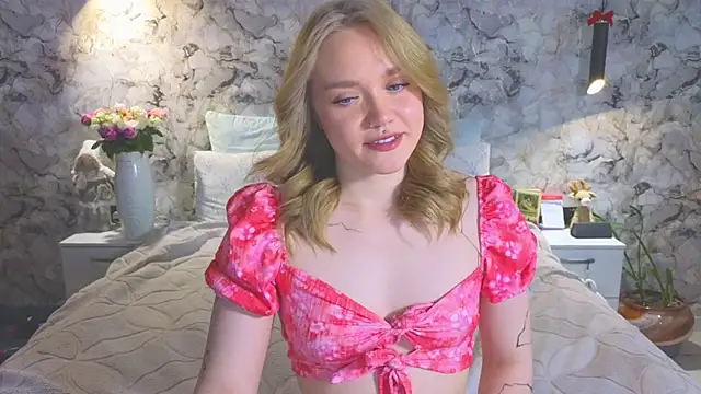Snapshot of Aurora_Golden1 chatting on 16, 4, 2026 Aurora Golden1 online show from 16, 4, 2026