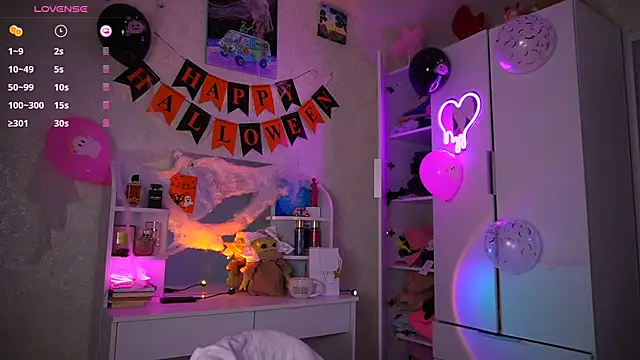 soffy  kisss online show from 2, 11, 2025