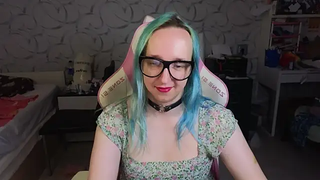 Snapshot of TheTrixy chatting on 1, 7, 2026 TheTrixy online show from 1, 7, 2026
