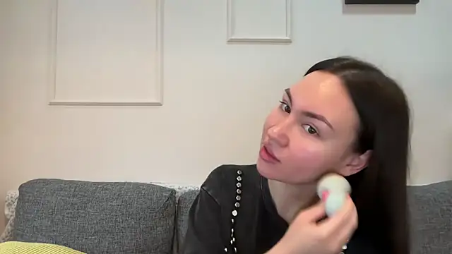 Snapshot of GIGI_BENNET chatting on 8, 3, 2025 GIGI BENNET online show from 8, 3, 2025