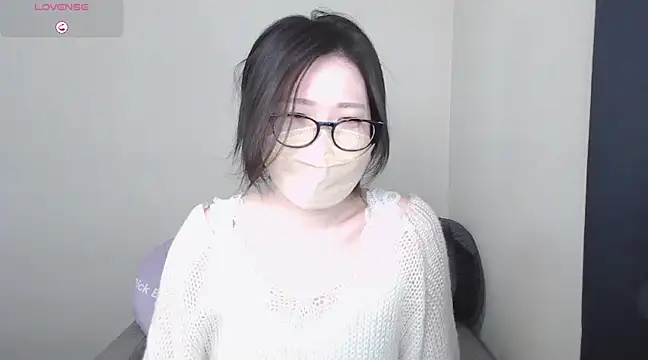 Snapshot of _NOA-chan_ chatting on 8, 3, 2025  NOA-chan  online show from 8, 3, 2025