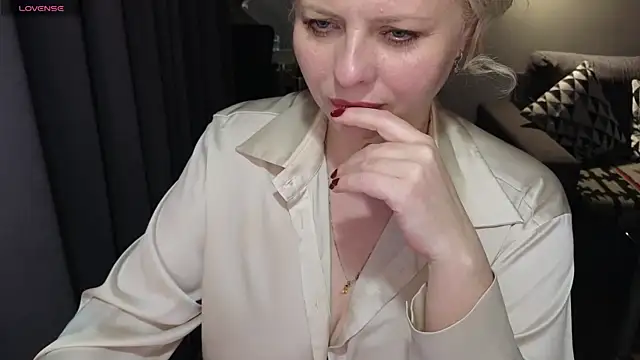 Gray swann online show from 26, 2, 2025