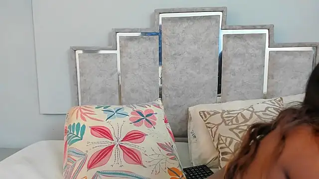 GabyyJones online show from 10, 3, 2025